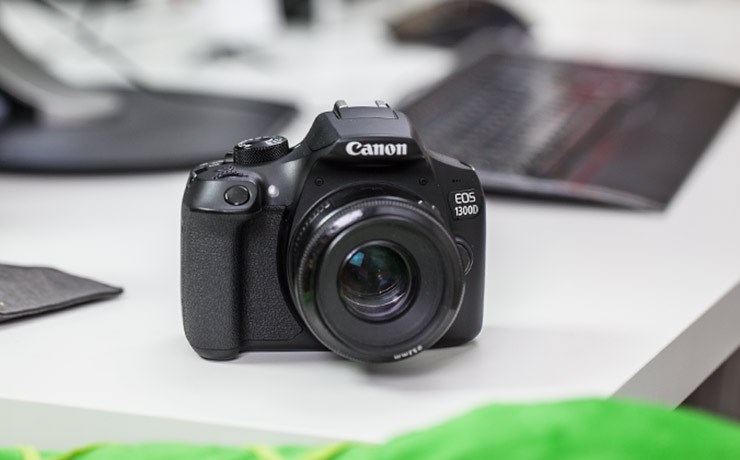 Canon_EOS_1300D_test_recenzija_1.jpg